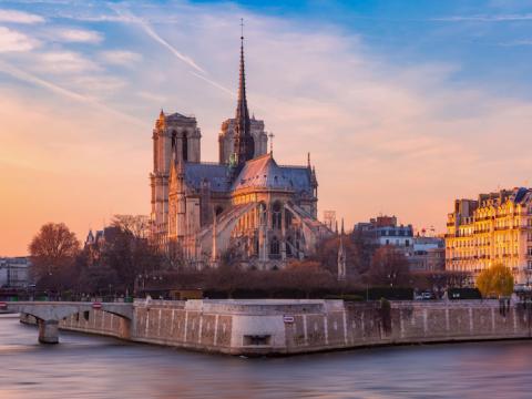 Paris : Cath�drale Notre Dame et Institut du Monde Arabe