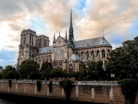 Paris : Cath�drale Notre Dame et Institut du Monde Arabe